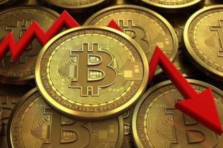 The cryptocurrency market continues to decline! Bitcoin has fallen below 72,000, Ethereum has broken 2,100, where is the support under the pressure of the bears?