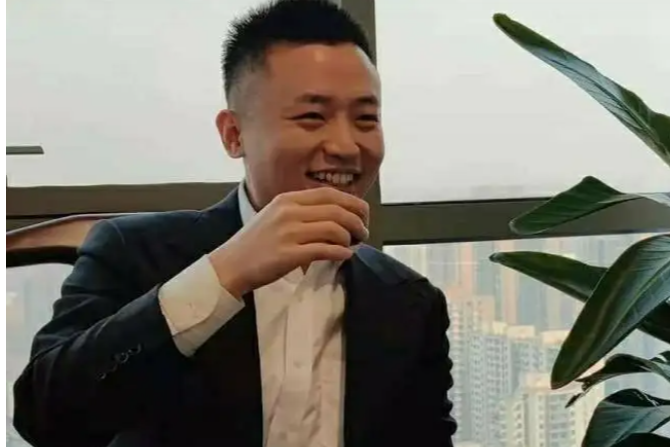 4.28张历辉:以太坊空势如期来袭！2380高空本轮可以吃到哪？今日比特币（BTC）以太坊（ETH）该如何布局！